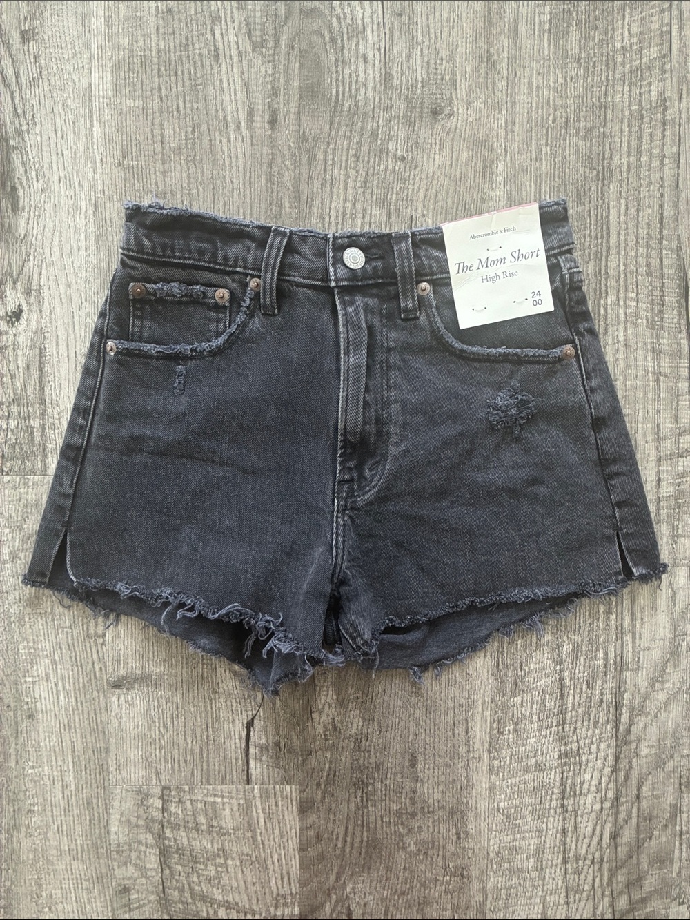 NWT Abercrombie & Fitch The Mom Short High Rise Size ✧ 24/00